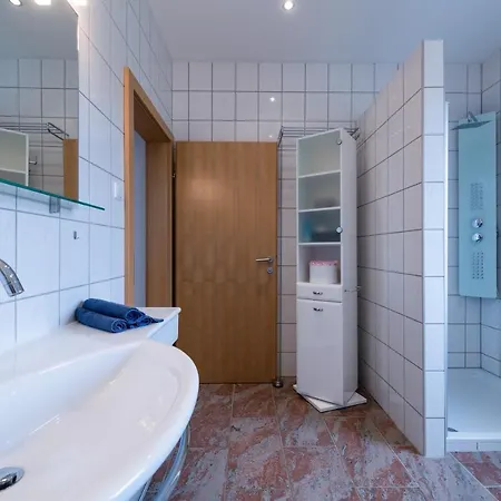 Willa Deep Blue Porec Musalez