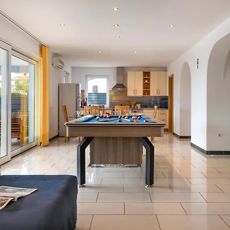 Deep Blue Porec * Musalez