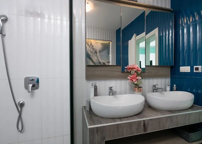 Deep Blue Porec Villa