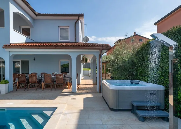 Deep Blue Porec Musalez