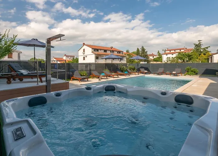 Deep Blue Porec * Musalez